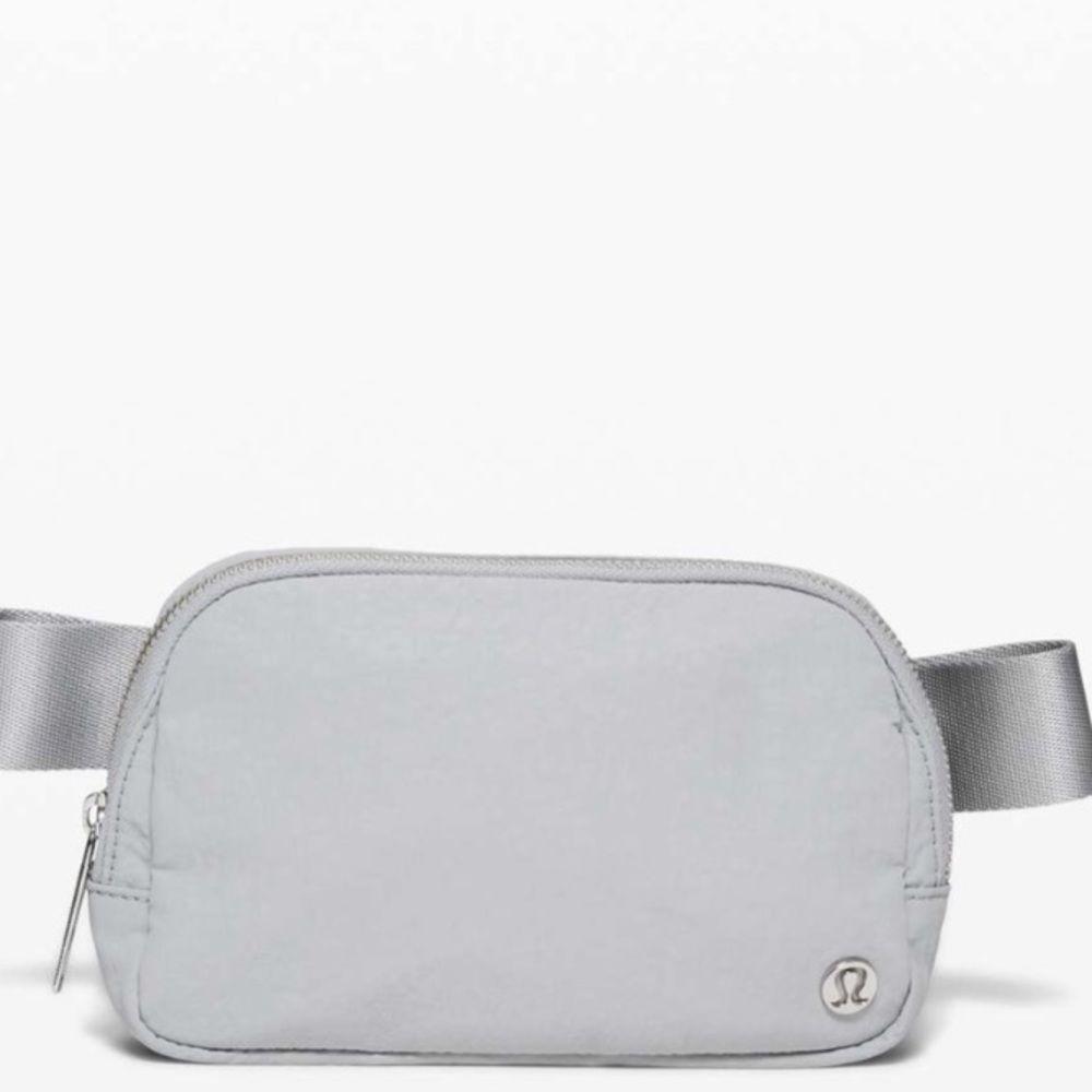 NWT LULULEMON Everywhere Belt Bag - Silver Drop